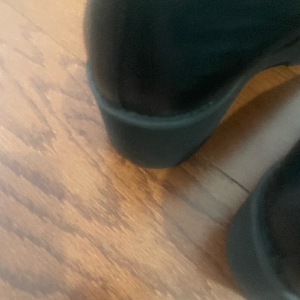 Women’s Vionic Loafers - Picture 7 of 9